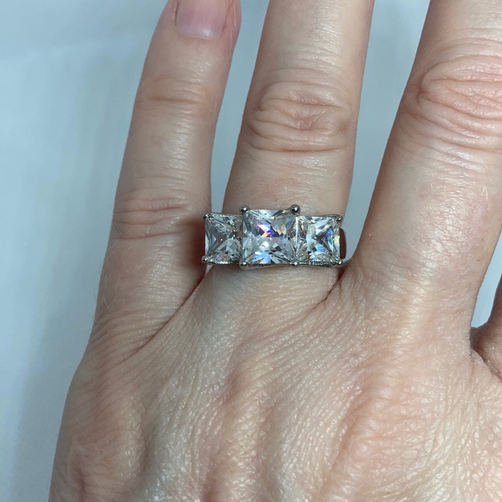 Simulated diamond & black diamond rings J-38